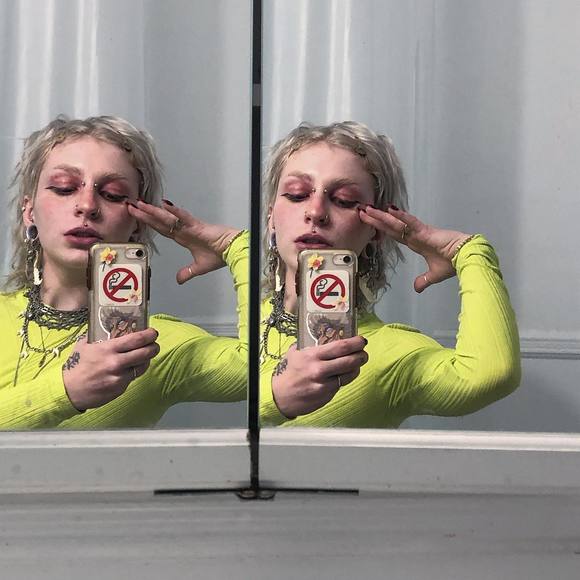 Meet your Posher, Mavis - Picture 1 of 1